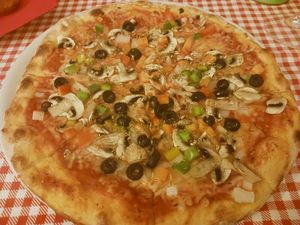 Pizza vegana at Santangelo's Pizzeria in Altea