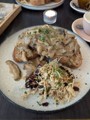 funghi toast without cheese at Wilde Weide in Ghent