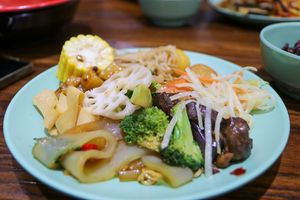 selection from the buffet at NénGrén Zhāi Guǎn 能仁斋馆 in Guilin