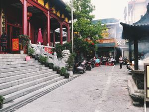 The temple  at NénGrén Zhāi Guǎn 能仁斋馆 in Guilin