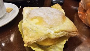 純素泡芙Vegan Puffs at Yin Fang Vegetarian Bakery - 吟芳素食麵包坊  in Yilan