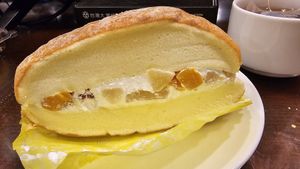 純素波士頓派Vegan Boston Cream Pie at Yin Fang Vegetarian Bakery - 吟芳素食麵包坊  in Yilan