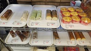 Vegan cake at Yin Fang Vegetarian Bakery - 吟芳素食麵包坊  in Yilan