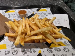 Pommes Large at VINCENT in Bremen