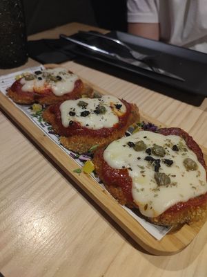 Milanesas (increíble) at MEZZE in Granada