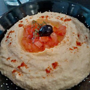 Houmous at Yeni Restaurant in Edinburgh