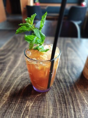 Apple Ginger Ice Tea at Mom's - Vegan Cooking in Berlin