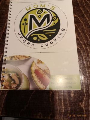 Über Happy Cow entdeckt und für gut befunden. 👍 at Mom's - Vegan Cooking in Berlin