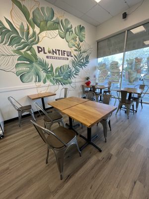 Super clean seating area  at Plantiful Superfoods in Lynnwood