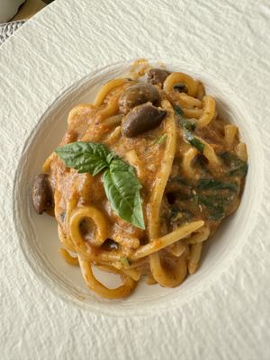 Vegan spaghetti with olives and sun dried tomatoes + basil   at Le Camerelle in Capri