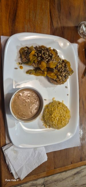 Medalhão de grão de bico! at Contorno Bistrô Armazém in Embu-guacu