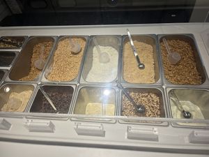 Toppings   at Oakberry in Seoul