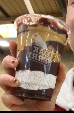 Chia pudding, pb, granola and cocoa nibs   at Oakberry in Seoul