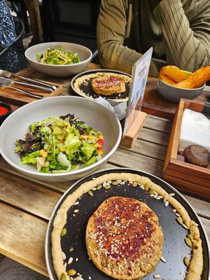 Greenwich burger (in Barista & Chef 2, which is 2 blocks away from this one): vegan patty, potatoes and salad. Amazing option at Barista&Chef in Baku