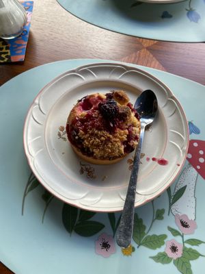 Berry crumble tart  at Vegan Chouke in Brussels