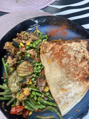 Quesadilla & Greenz - mmmmhhh … 10/10❣️  at Vegan Chouke in Brussels