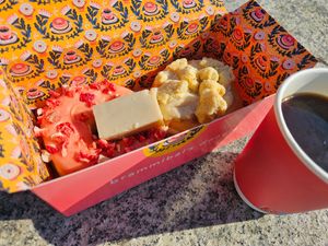 'Strawberry Cheesecake NY' & 'Apple Crumble' (each 4.8€) + Americano at Brammibals Donuts - Europlatz in Berlin