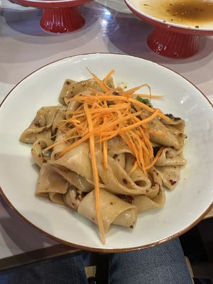 Nudeln mit Chili-Öl  at Jade Palast - 玉面阁 in Berlin