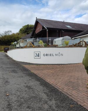 Outdoor seating at Caffi Bach Y Bocs in Llangefni