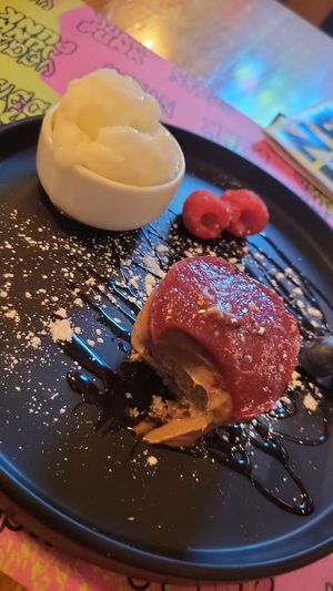 Schokorrüffeltörtchen at Vegan Junk Punk in Vienna