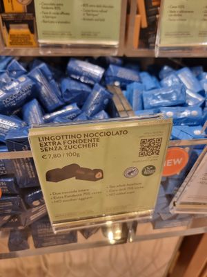 Plantbased chocokate at Venchi - Fontana di Trevi in Rome