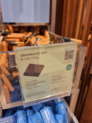 Plantbased chocolate at Venchi - Fontana di Trevi in Rome