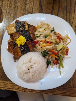 Teriyaki tofu con arroz y verduras at The Bowl  in Buenos Aires