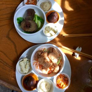 lunch plates  at Pole Pole in Tokyo