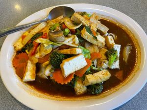 Heavenly Noodle (vegan) with tofu   at Lucky Thai Elephant Restaurant in Newport