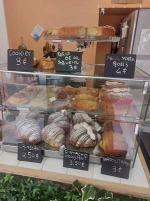 Cookies, tartes and croissants at Pastelería Málaga Vegana in Malaga