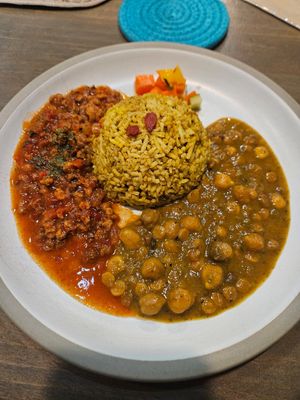 Vegan curry at Spys Oasi Medicinal Spicy Curry Gluten-free Bar in Osaka