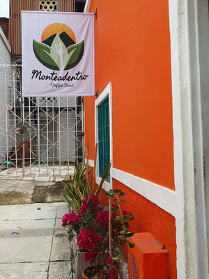  at Monteadentroveggiefood in Cali