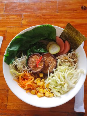 when Monteadentro is closed, go to Bushido Ramen, 2 blocks away, for vegan options at Monteadentroveggiefood in Cali