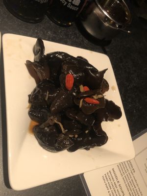 涼拌雲耳Wood ear mushrooms in a vinegar dressing   at Din Tai Fung in New York City