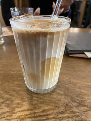 Iced Coffee + Hafermilch at Moccaklatsch in Bielefeld