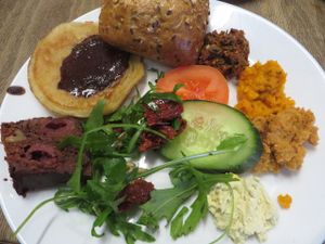 assorted vegan plate from vegetarian-vegan breakfast buffet at Moccaklatsch in Bielefeld