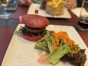  green mountain burger  at Scala  in Davos