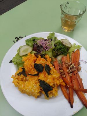 Daily menu, pumpkin risotto and glazed carrots at Enig Alternatief in Arnhem