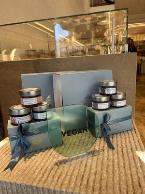 Vegane Cremes   at Exereton in Thessaloniki