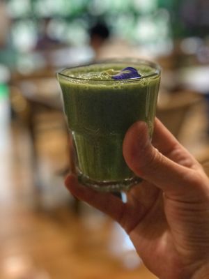 green smoothi at GreenWoods Raw Cafe in Kowloon