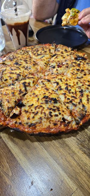 Vegan mediterranean Pizza- very yummy and a very generous layer of toppings at Greenzilla in St Kilda