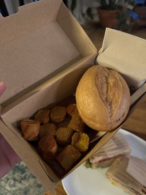 Currywurst   at Die Vegane Fleischerei in Berlin