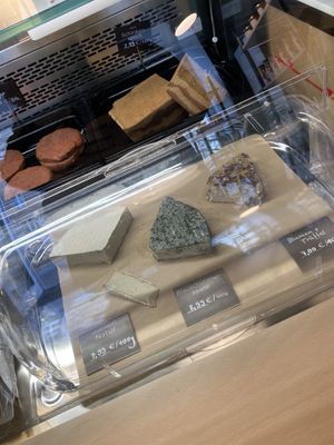 Keese, I recommend the Trüffel and Blauschimmel.  at Die Vegane Fleischerei in Berlin