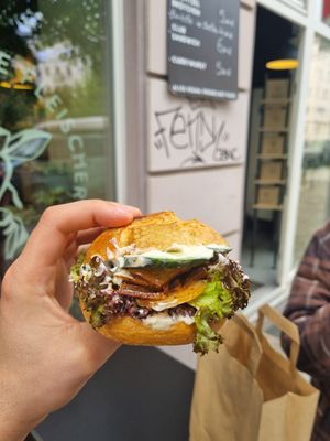 Tages Spezial at Die Vegane Fleischerei in Berlin