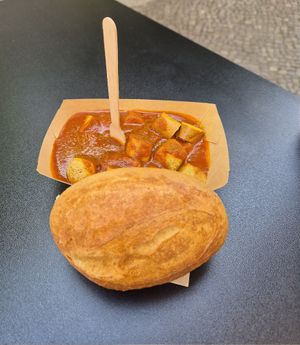 curry wurst at Die Vegane Fleischerei in Berlin