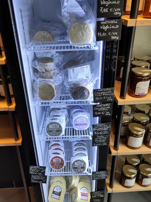 Käseregal :) at Die Vegane Fleischerei in Berlin