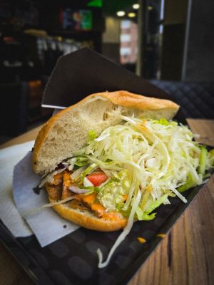 Veganer Döner mit veganer Cocktailsoße. at Schlemmer Deluxe in Cologne