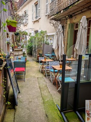 Outside at Mimosa in Poitiers