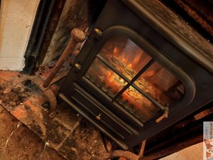 fireplace at Mimosa in Poitiers