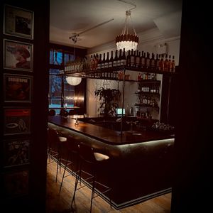  at RÉUNION in Morriston